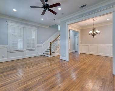426 W 25th Street - Photo Thumbnail 9