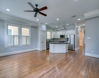 426 W 25th Street - Photo Thumbnail 13
