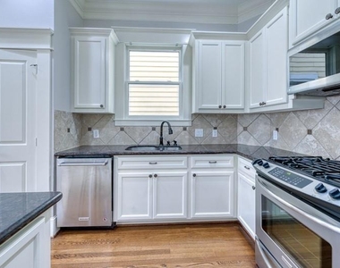 426 W 25th Street - Photo Thumbnail 18