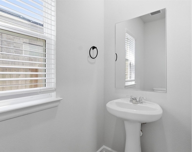 29 Valiant Ridge Trail - Photo Thumbnail 17