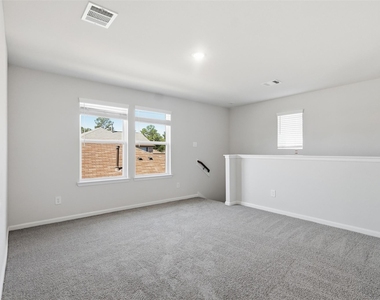 29 Valiant Ridge Trail - Photo Thumbnail 12