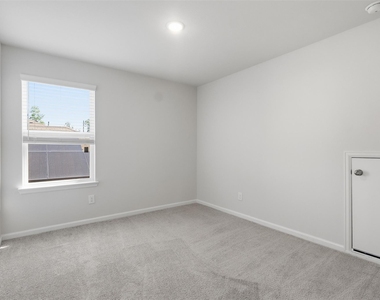 29 Valiant Ridge Trail - Photo Thumbnail 16