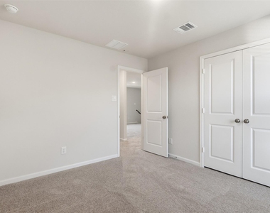 29 Valiant Ridge Trail - Photo Thumbnail 18