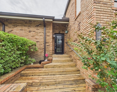 15938 Seahorse Drive - Photo Thumbnail 36