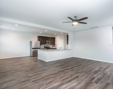 2910 Orchid Ranch Drive - Photo Thumbnail 4