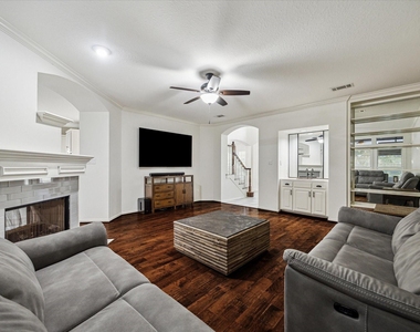 4107 Wentworth Drive - Photo Thumbnail 6