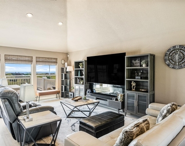 804 Sombrero Drive - Photo Thumbnail 10