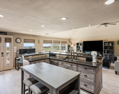 804 Sombrero Drive - Photo Thumbnail 8