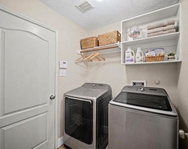 8711 Sandusky Court - Photo Thumbnail 20