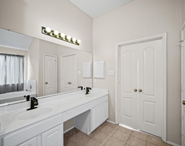 8711 Sandusky Court - Photo Thumbnail 18