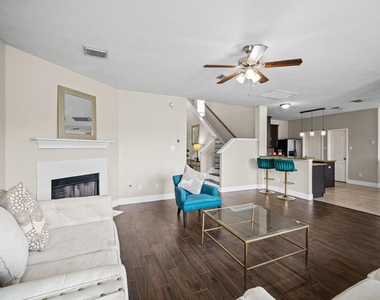 8711 Sandusky Court - Photo Thumbnail 7