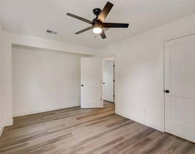 315 Cypress Street - Photo Thumbnail 12