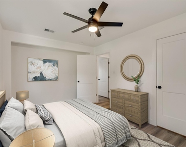 315 Cypress Street - Photo Thumbnail 13