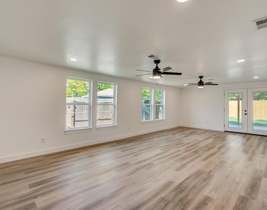 315 Cypress Street - Photo Thumbnail 11