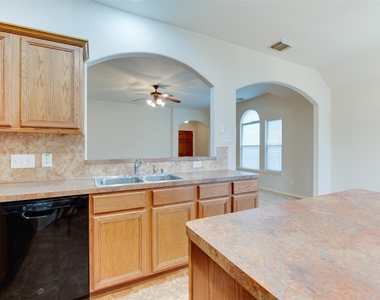 16014 Hidden Crest Drive - Photo Thumbnail 11