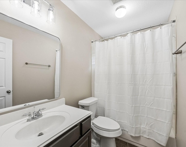 2404 Avalon Trace Lane - Photo Thumbnail 10