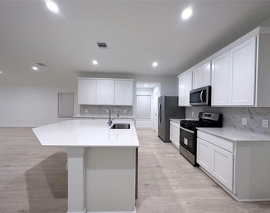 30307 Reagans Ranch Drive - Photo Thumbnail 7