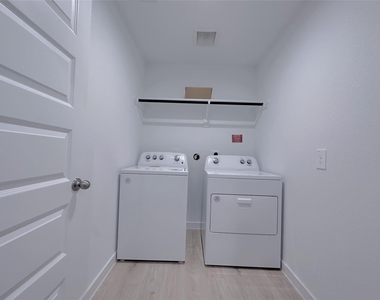 30307 Reagans Ranch Drive - Photo Thumbnail 17