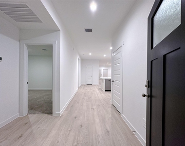 30307 Reagans Ranch Drive - Photo Thumbnail 3