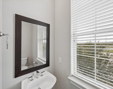 9664 Knight Road - Photo Thumbnail 8