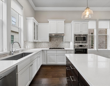 9664 Knight Road - Photo Thumbnail 7