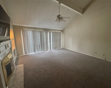 5842 Sampley Way - Photo Thumbnail 1