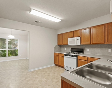 16799 Blackberry Lily Lane - Photo Thumbnail 14