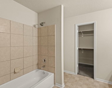 16799 Blackberry Lily Lane - Photo Thumbnail 4