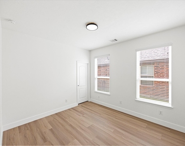 1115 Penny Ranch Lane - Photo Thumbnail 24