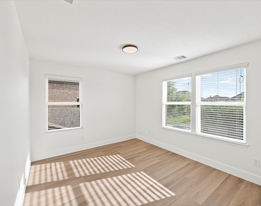 1115 Penny Ranch Lane - Photo Thumbnail 42