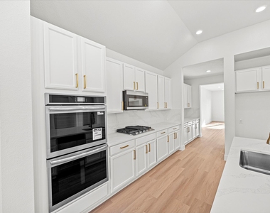 1115 Penny Ranch Lane - Photo Thumbnail 18
