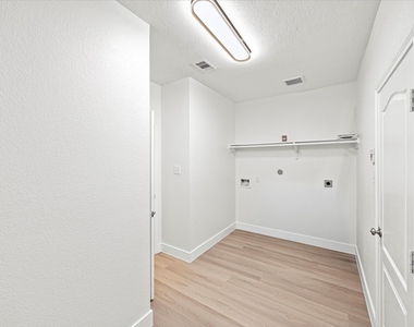 1115 Penny Ranch Lane - Photo Thumbnail 26