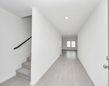 1631 Windrose Bend - Photo Thumbnail 5