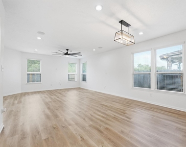 4527 Ashberry Pine Lane - Photo Thumbnail 8