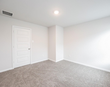 911 Imperial Heights Drive - Photo Thumbnail 21