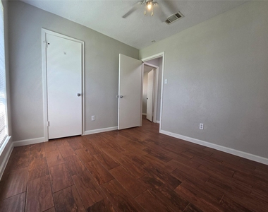 5723 Flax Bourton Street - Photo Thumbnail 13