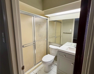10503 Raydell Drive - Photo Thumbnail 6
