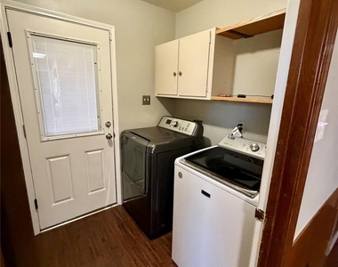 10503 Raydell Drive - Photo Thumbnail 9