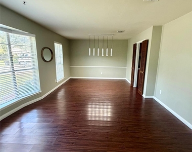 10503 Raydell Drive - Photo Thumbnail 2