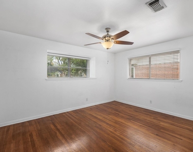 5447 Indigo Street - Photo Thumbnail 18