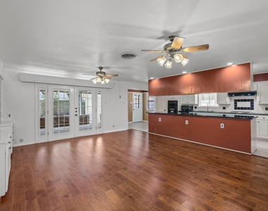 5447 Indigo Street - Photo Thumbnail 16