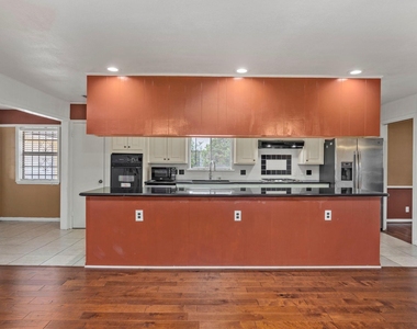 5447 Indigo Street - Photo Thumbnail 11