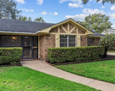 5447 Indigo Street - Photo Thumbnail 4