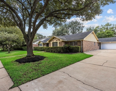 5447 Indigo Street - Photo Thumbnail 3