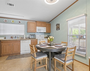 380 Antigua Drive - Photo Thumbnail 10