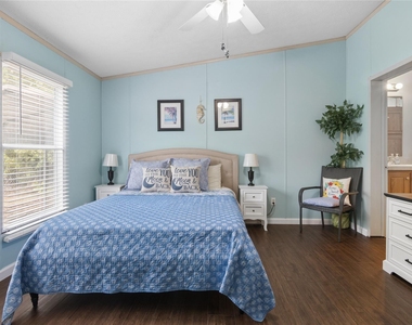 380 Antigua Drive - Photo Thumbnail 17