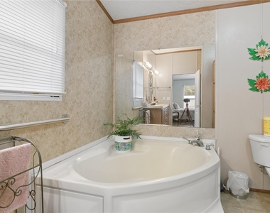 380 Antigua Drive - Photo Thumbnail 21