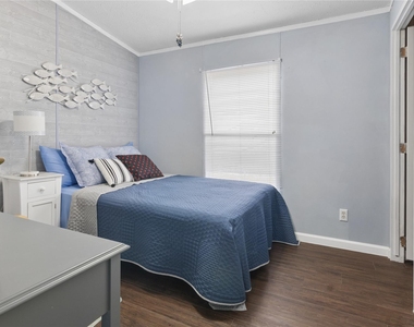 380 Antigua Drive - Photo Thumbnail 23