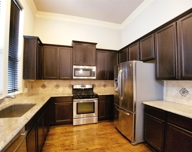 2311 Arabelle Street - Photo Thumbnail 6