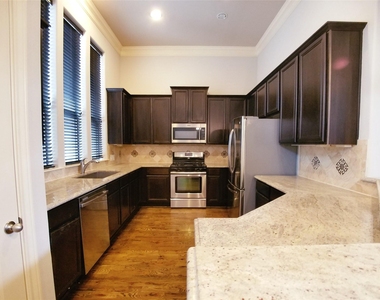 2311 Arabelle Street - Photo Thumbnail 4